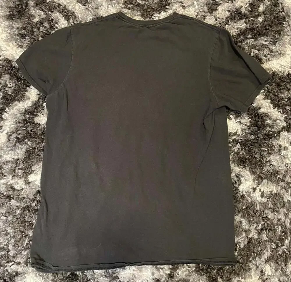 KISS World Tour '77 Graphic T-Shirt - Men's Size Medium - Picture 3 of 4